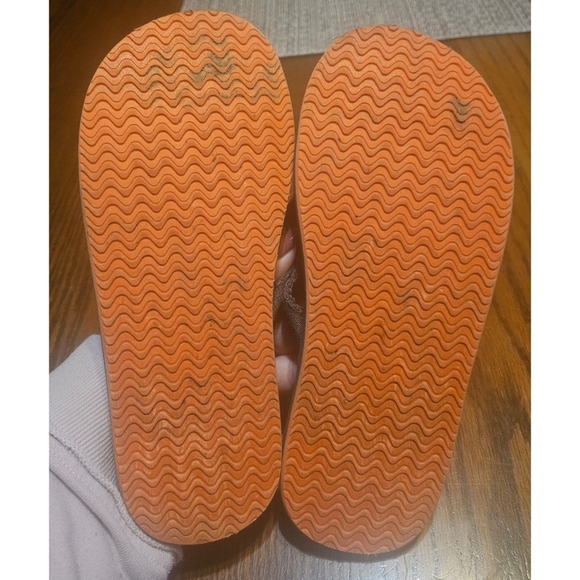 Cat & Jack Dark Orange and Gray Camo Flip Flop Sandals - Picture 12 of 13